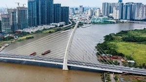 Cầu Ba Son nhìn từ trên cao (Ảnh: THÀNH ĐẠT)