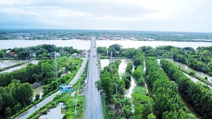 Một đoạn tuyến đường Hồ Chí Minh về Mũi Cà Mau, nơi tương lai có thêm tuyến đường cao tốc.