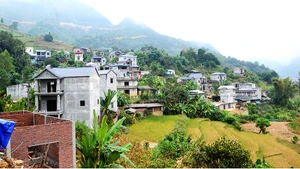 Lồ Sử Thàng hôm nay nhà xây cao tầng khang trang như phố thị.