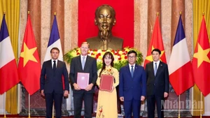 Vietjet đặt hàng thêm 20 tàu bay thân rộng A330neo của Airbus dưới sự chứng kiến của Tổng thống Pháp Macron và Chủ tịch nước Lương Cường.