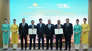 Vietnam Airlines và Cục Xúc tiến du lịch Malaysia ký biên bản ghi nhớ hợp tác nhằm tăng cường kết nối hàng không và quảng bá điểm đến.