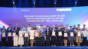 Đại diện của 200 doanh nghiệp tiêu biểu được lựa chọn tham gia Gian hàng quốc gia Việt Nam "Vietnam Pavilion" năm 2025.