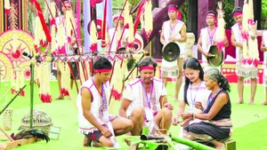 Đồng bào dân tộc Ha Lăng phục dựng lễ Pơ Jrao.