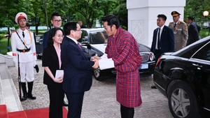 Thủ tướng Phạm Minh Chính đón Quốc vương Bhutan Jigme Khesar Namgyel Wangchuck.