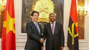 Chủ tịch nước Lương Cường và Tổng thống Angola João Manuel Gonçalves Lourenço.