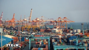 Cảng hàng hóa Busan, Hàn Quốc. (Ảnh: THX/TTXVN)