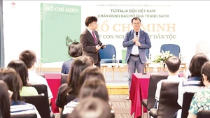 Buổi ra mắt cuốn sách “Hồ Chí Minh - một con người và một dân tộc” nhân kỷ niệm 135 năm Ngày sinh Chủ tịch Hồ Chí Minh vào tháng 5 vừa qua.