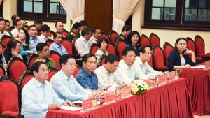 Thủ tướng Phạm Minh Chính và các đại biểu dự Hội nghị toàn quốc tập huấn về tổ chức và hoạt động của tổ chức Đảng, chính quyền, Mặt trận Tổ quốc Việt Nam, các đoàn thể chính trị ở cấp xã (mới).