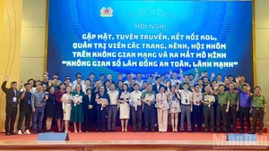 Đại biểu và KOL, quản trị viên các trang, kênh, hội nhóm trên không gian mạng tại hội nghị.