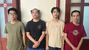 Các đối tượng trong đường dây mua bán, vận chuyển ma túy trái phép. (Ảnh: Công an cung cấp)