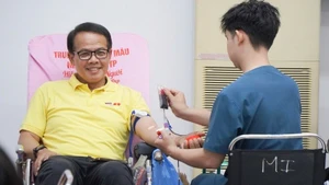 Chương trình hiến máu thu hút nhiều cá nhân, tổ chức tham gia.