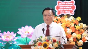 Đồng chí Nguyễn Xuân Thắng, Ủy viên Bộ Chính trị, Giám đốc Học viện Chính trị Quốc gia Hồ Chí Minh, Chủ tịch Hội đồng Lý luận Trung ương phát biểu chỉ đạo tại Đại hội.