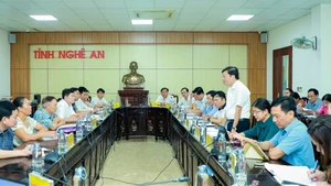 Chủ tịch Ủy ban nhân dân tỉnh Nghệ An Lê Hồng Vinh tiếp công dân phiên định kỳ tháng 6/2025.