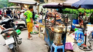 Các chợ, điểm kinh doanh tự phát thuộc nhóm 1 sẽ hoàn tất giải tỏa trước ngày 30/1.