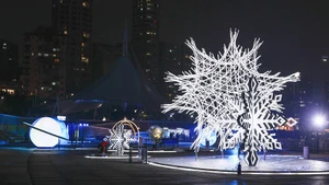 Rực rỡ “bức tranh ánh sáng”