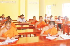 Lớp học chữ Khmer hè tại chùa Thlốt, xã Nhị Trường, tỉnh Vĩnh Long.