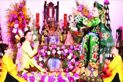 Một cảnh thực hành nghi lễ tín ngưỡng thờ Mẫu tại phường Bắc Sơn.