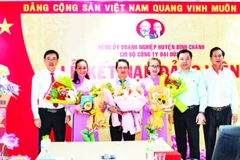 Lễ kết nạp đảng viên tại Công ty cổ phần Cơ khí xây dựng thương mại Đại Dũng.