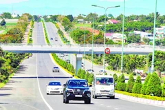 Tuyến cao tốc Liên Khương-Prenn, tỉnh Lâm Đồng được đưa vào sử dụng hơn 15 năm, giúp kết nối giao thương.