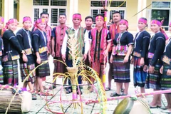 Các sản phẩm văn hóa độc đáo của người dân tộc thiểu số Vân Kiều ở xã Bến Quan.