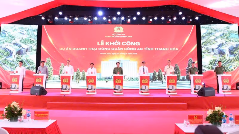 Nghi thức bấm nút khởi công dự án doanh trại đóng quân Công an tỉnh Thanh Hóa.