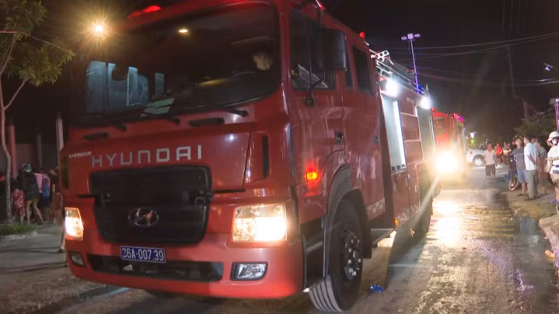 Phương tiện tham gia chữa cháy.