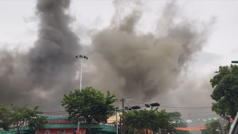 Cháy nhà sách Mạnh Diệp.