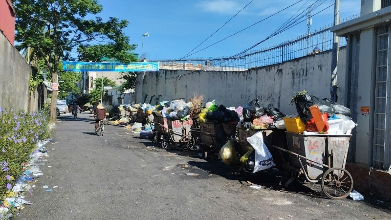 Rác lại ùn ứ tại các phường trung tâm tỉnh Thanh Hóa.