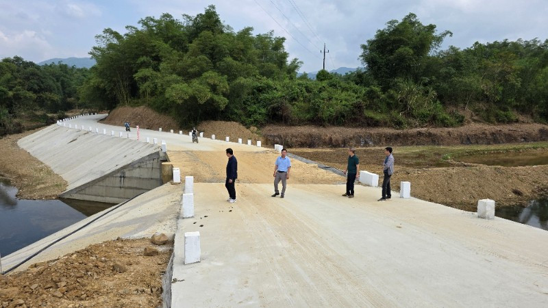 Khẩn trương hoàn thiện công trình phòng chống thiên tai tại xã Đồng Lương.