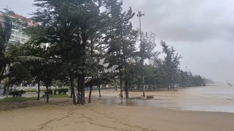 Sầm Sơn trước bão.