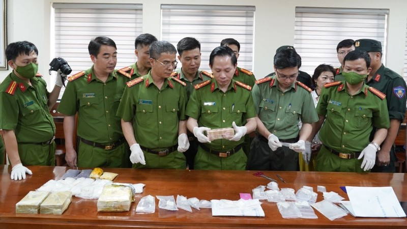 Công an Thanh Hóa kiểm tra số tang vật thu giữ trong chuyên án.