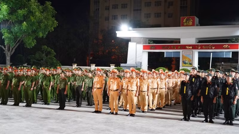 Các lực lượng tham gia thực hiện cao điểm.