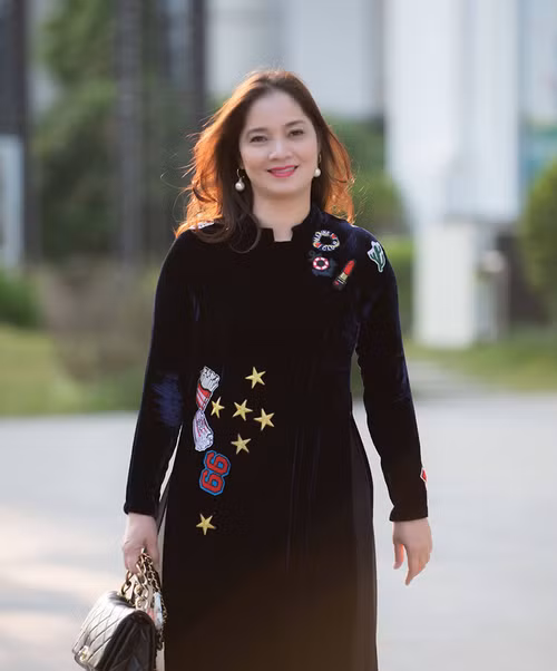 Bà Kim Thoa - CEO Tân Việt Books, người phụ nữ truyền lửa văn hóa đọc thời 4.0.