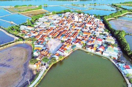 Làng cổ Hà Liên nhìn từ trên cao. (Ảnh: VĂN GIANG)