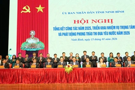 Tỉnh Ninh Bình phát động phong trào thi đua yêu nước và Ký kết giao ước thi đua năm 2026.