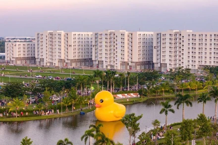 Khu nhà ở xã hội hiện đại, tiện nghi, giúp cải thiện chất lượng cuộc sống cho người dân.