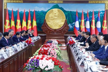 Tổng Bí thư Tô Lâm và Tổng Bí thư, Chủ tịch nước Lào Thongloun Sisoulith hội đàm. (Ảnh: TTXVN)