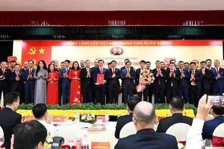 Ban Chấp hành Đảng bộ Bộ Công thương nhiệm kỳ 2025-2030 ra mắt Đại hội.