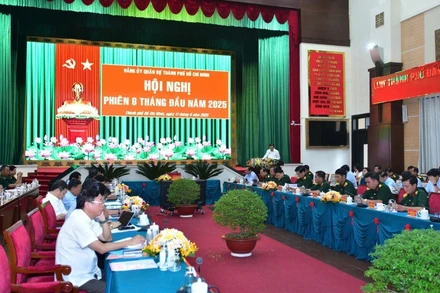 Quang cảnh Hội nghị Đảng ủy quân sự Thành phố Hồ Chí Minh 6 tháng đầu năm.