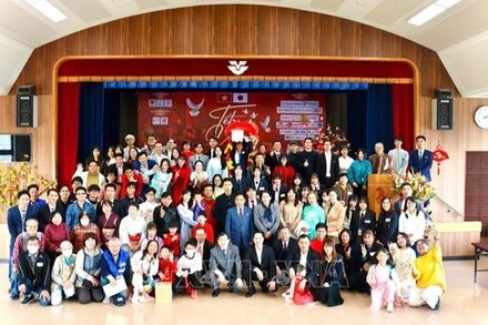 Đông đảo kiều bào Việt Nam tham dự chương trình Tết Việt-Xuân quê hương. (Ảnh: Xuân Giao/PV TTXVN tại Nhật Bản)