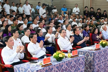 Các đại biểu tham dự Chương trình "Về nguồn-hướng tới tương lai" tại xã Tân Trào, tỉnh Tuyên Quang. (Ảnh: DUY LINH)