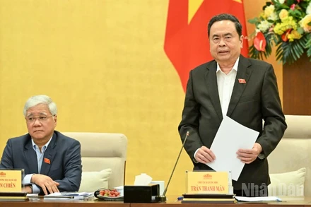 Chủ tịch Quốc hội Trần Thanh Mẫn phát biểu kết luận cuộc họp. (Ảnh: DUY LINH)