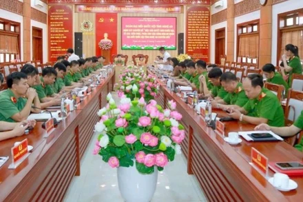 Quang cảnh buổi làm việc.