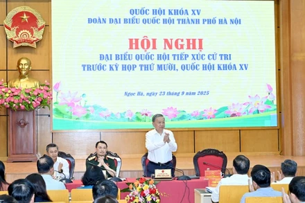 Tổng Bí thư Tô Lâm và các đại biểu dự hội nghị tiếp xúc cử tri thành phố Hà Nội trước Kỳ họp thứ 10, Quốc hội khóa XV. (Ảnh: ĐĂNG KHOA)