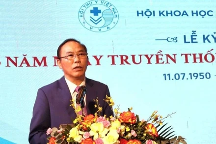 Thứ trưởng Nông nghiệp và Môi trường Phùng Đức Tiến phát biểu tại Lễ kỷ niệm 75 năm Ngày truyền thống ngành thú y Việt Nam.