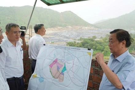 Đoàn giám sát đã khảo sát thực địa tại Khu liên hợp xử lý chất thải rắn Khánh Sơn, thành phố Đà Nẵng. (Ảnh: TT)