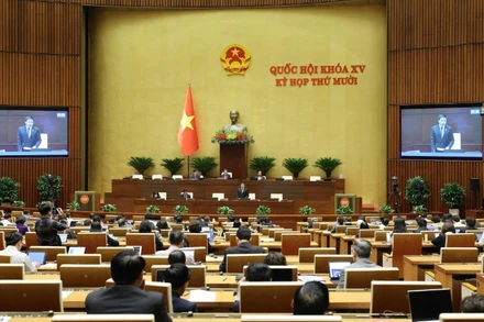 Quốc hội làm việc tại hội trường sáng 18/11. (Ảnh: DUY LINH)