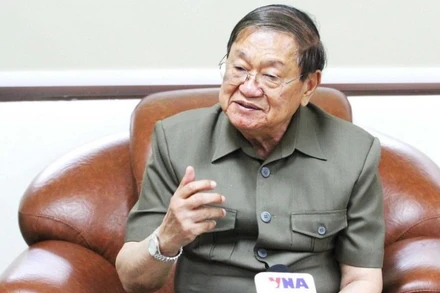 Ông Khieu Kanharith - Cố vấn tối cao trực tiếp của Quốc vương, Nghị sĩ Quốc hội Campuchia - trả lời phỏng vấn TTXVN. (Ảnh: TTXVN)