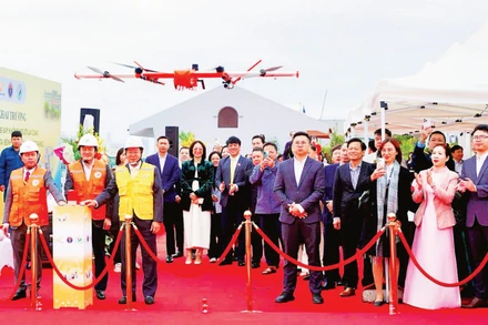 Bệnh viện đa khoa Đức Giang (Hà Nội) chính thức ứng dụng UAV trong vận chuyển mẫu bệnh phẩm, thuốc và vật tư y tế.