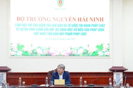 Bộ trưởng Tư pháp Nguyễn Hải Ninh phát biểu tại buổi làm việc. (Ảnh: TL)